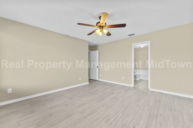 Building Photo - 1605 Bob Dr