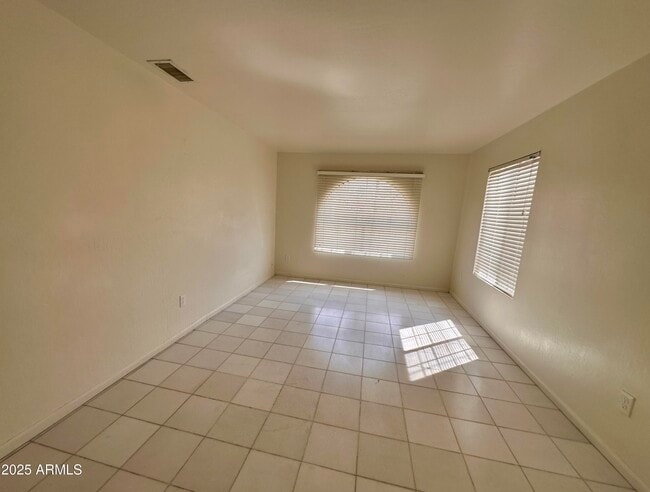 Building Photo - 866 E Morelos St