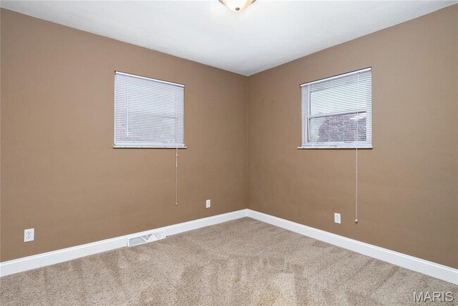 Building Photo - 126 Hampton Dr