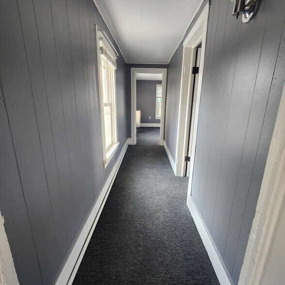 Building Photo - 170 W 2nd St