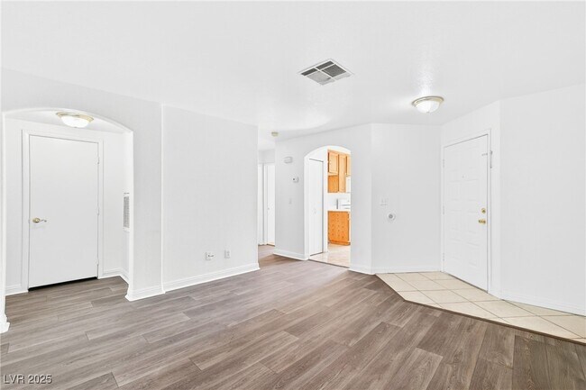 Building Photo - 1509 Linnbaker Ln