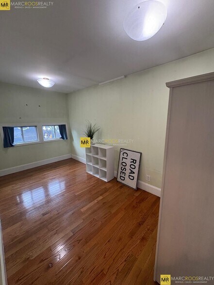 Building Photo - 37 Springfield St