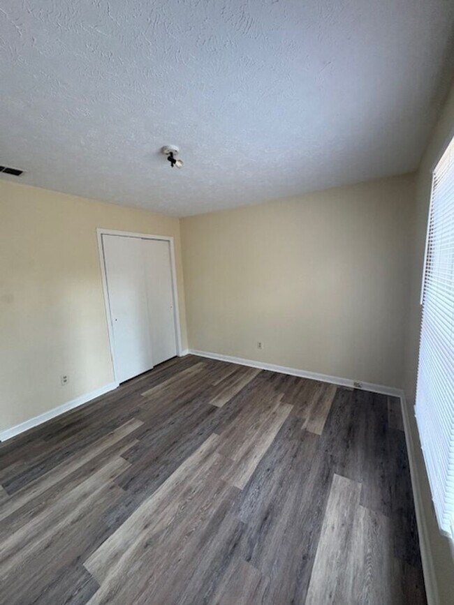 Building Photo - 3818 John Marshall Rd