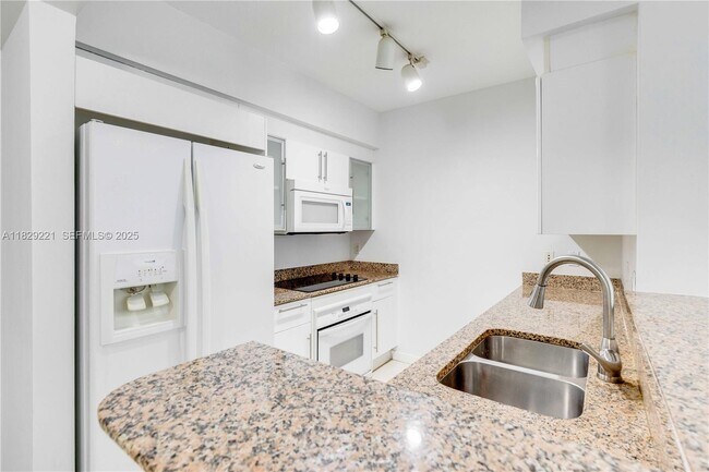 Building Photo - 335 S Biscayne Blvd