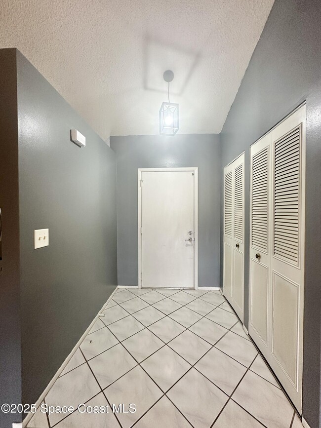 Building Photo - 5055 Canoni Pl