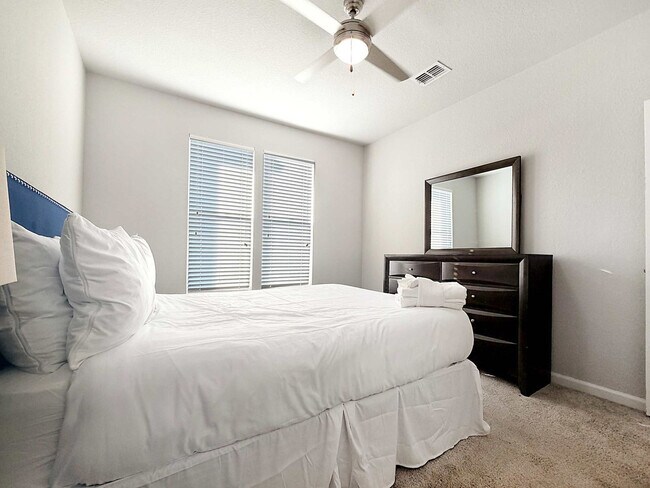 Building Photo - 1564 Flournoy Cir W