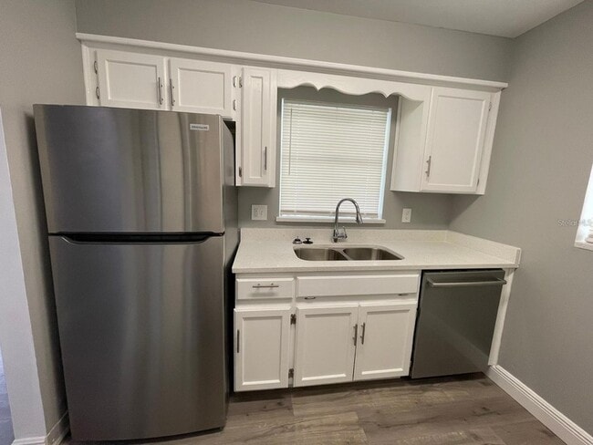 Building Photo - 5417 Serene Ln
