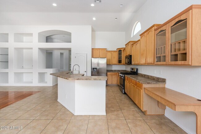 Building Photo - 3816 S Nantucket Dr