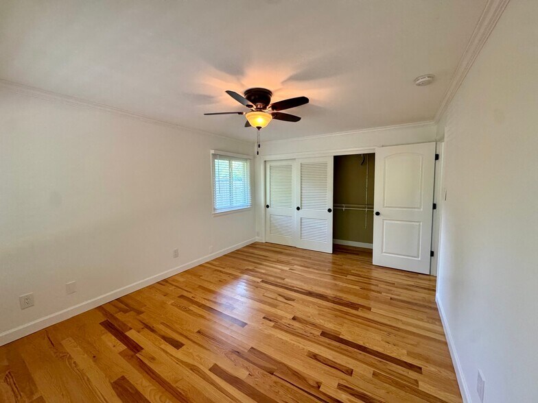 Building Photo - 732 Hillgate Rd