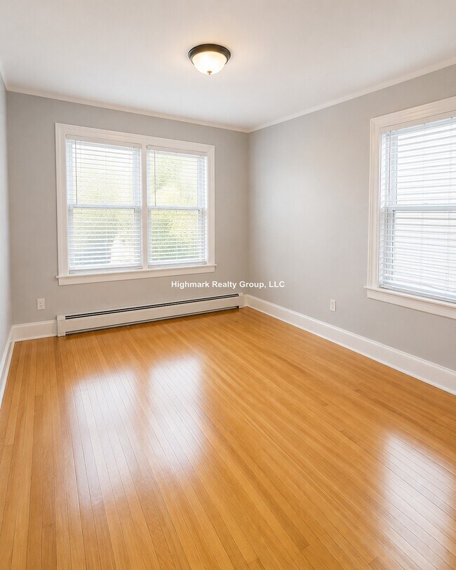 Building Photo - 805 Judson Ave