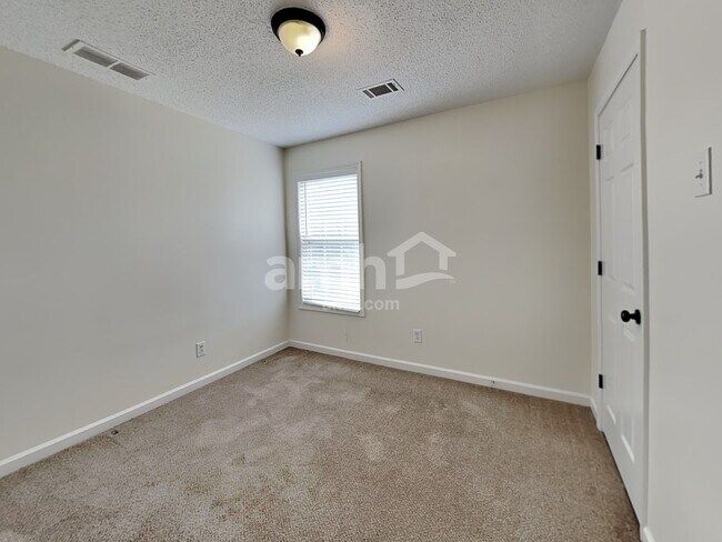 Building Photo - 415 Lokeys Ridge Rd