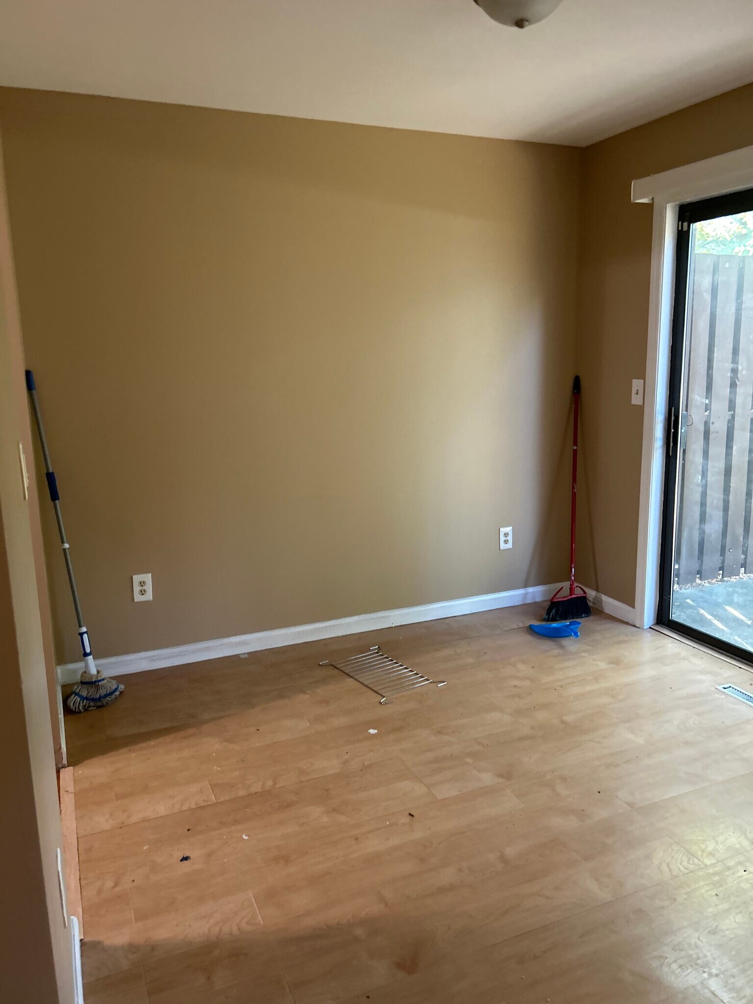 Building Photo - 11 Sunstone Dr