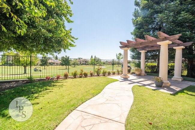Building Photo - Move in by September 1st and get the rest of August FREE! Tuscan Bluffs at Copper River - Granvil...