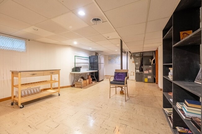 Building Photo - 6 Month Lease: 2 BED / 2.5 BATH HOUSE CLOS...