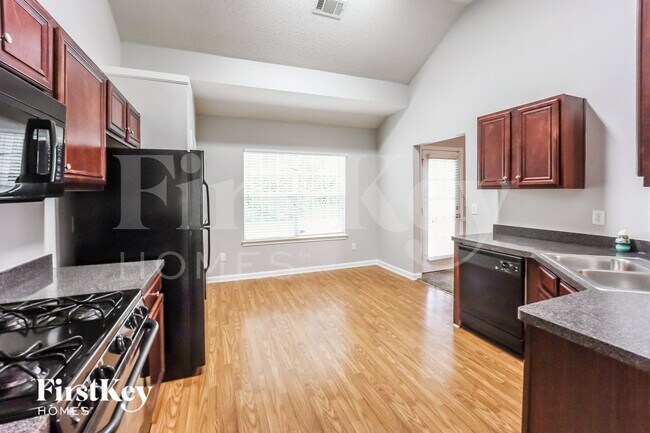 Building Photo - 6255 Lamp Post Pl