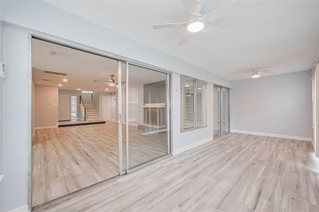 Building Photo - 2115 Streamcrest Ln
