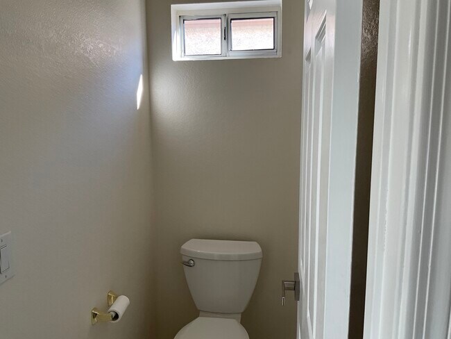 Building Photo - 4307 E South Fork Dr