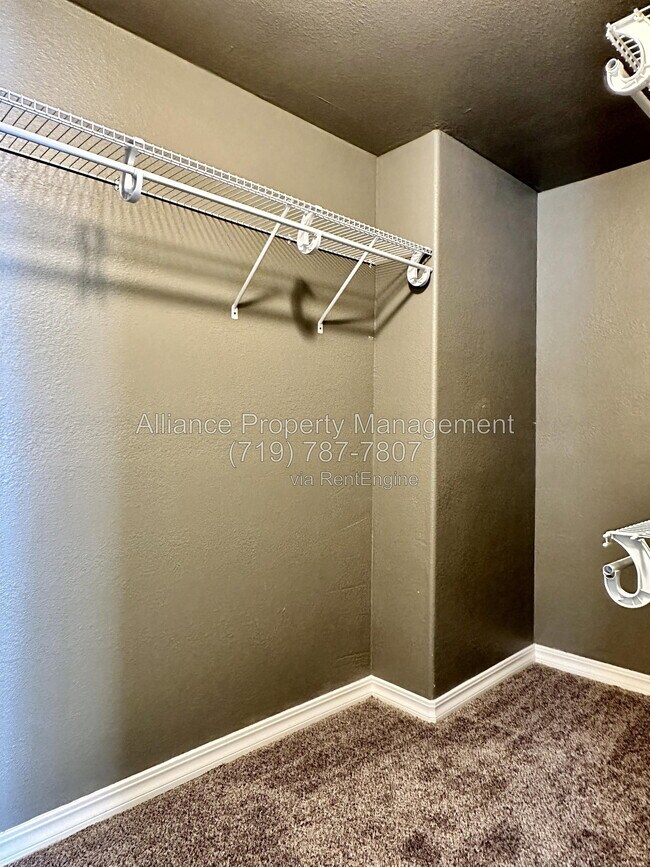 Building Photo - 2075 Bobcat Valley Ct