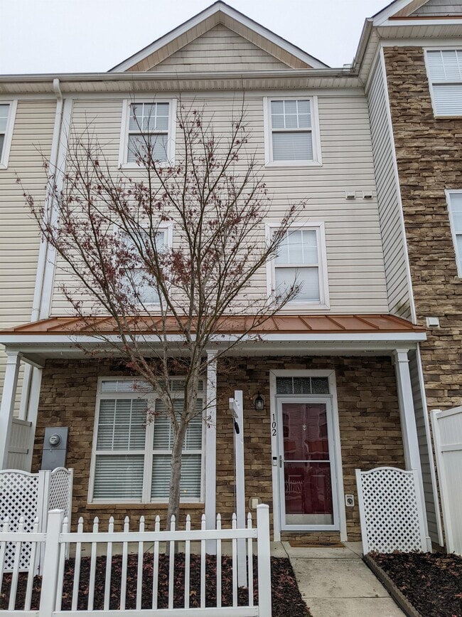 Primary Photo - 11730 Mezzanine Dr