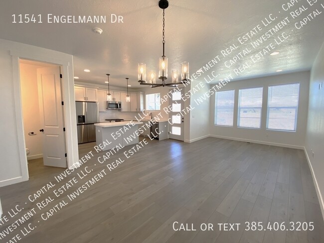 Building Photo - 11541 Engelmann Dr