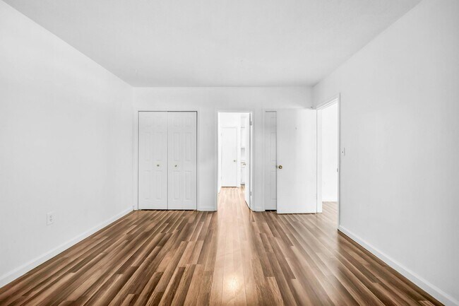 Building Photo - 5725 Tyler St