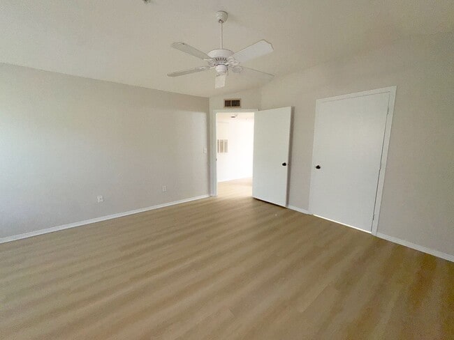 Building Photo - MOVE NOW-Remodeled bathroom & kitchen! NEW VINYL PLANK flooring & fresh paint! 2 bedroom 1 bath c...