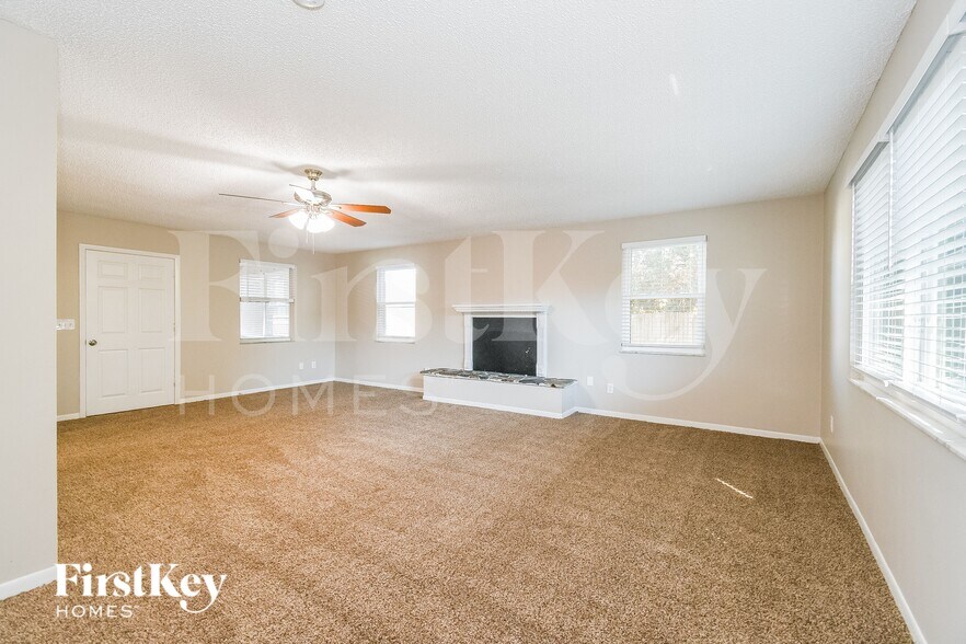 Building Photo - 8801 Coventry Ct