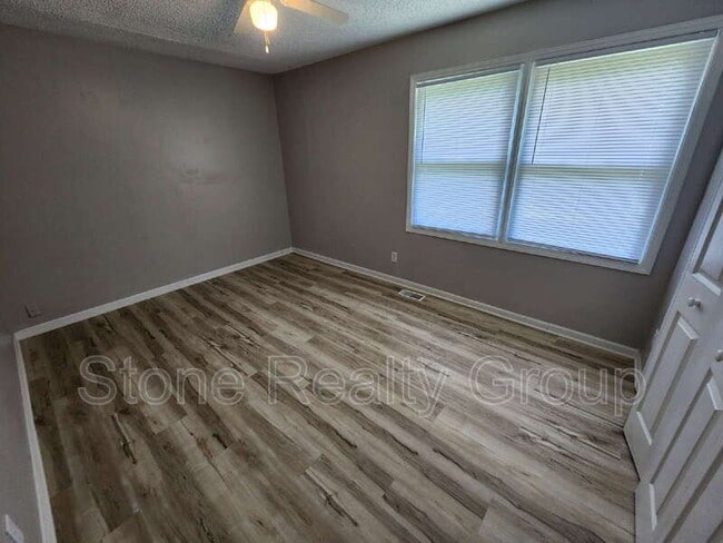 Building Photo - 1255 E Dawn Dr