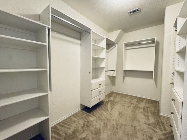 Building Photo - 8018 Assumption Dr