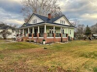 Building Photo - 705 E State St