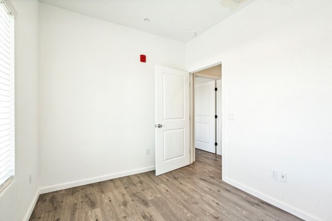 Building Photo - 6470 Stockton Blvd