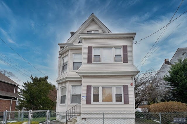 Building Photo - 441 E 27th St