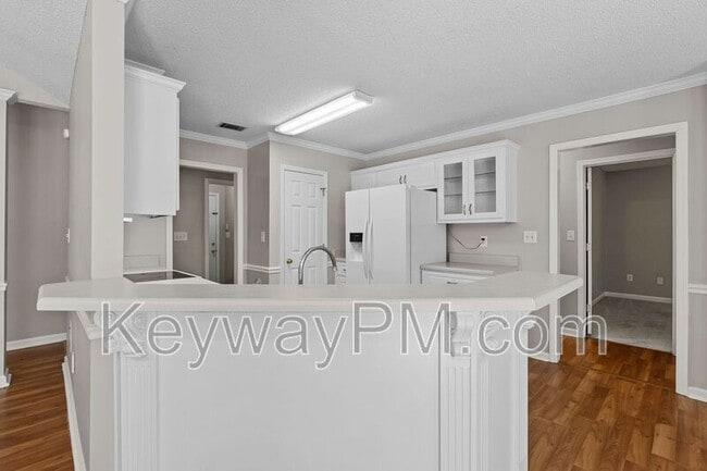 Building Photo - 3920 Nantucket Cir