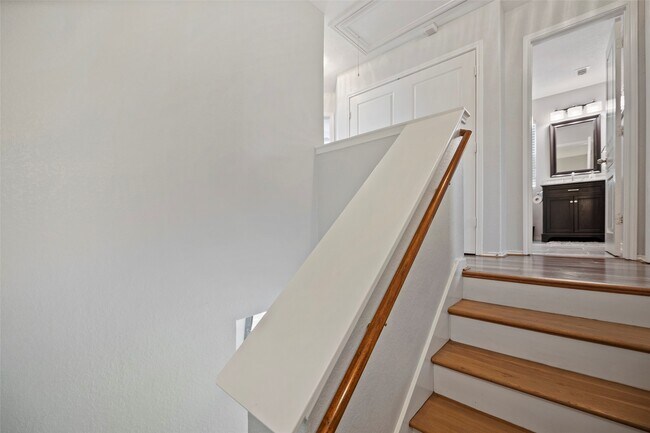 Building Photo - 16783 Mammoth Springs Dr