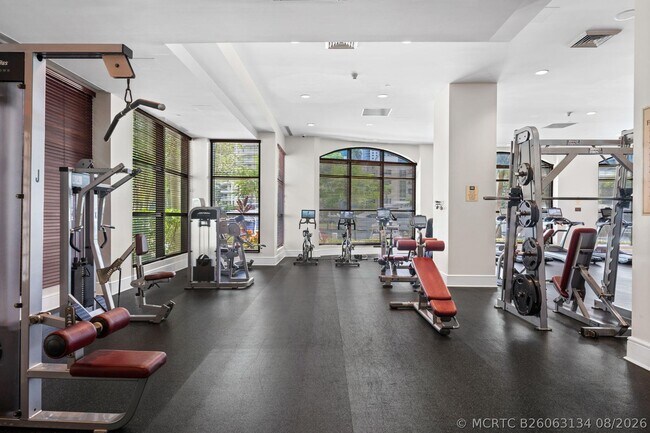 Building Photo - 600 W Las Olas Blvd