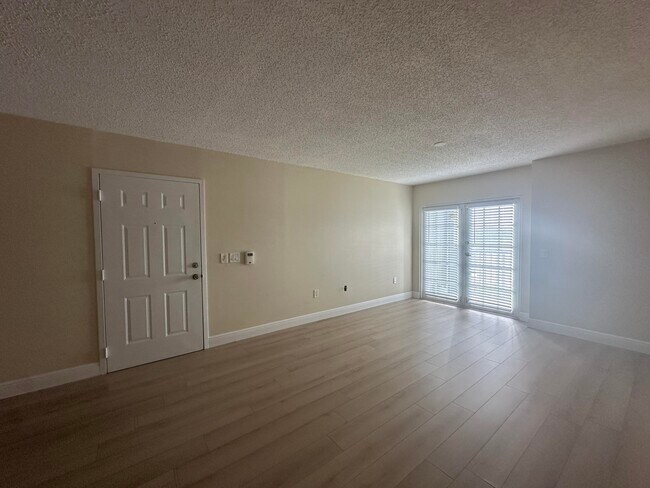 Building Photo - 5001 Wiles Rd