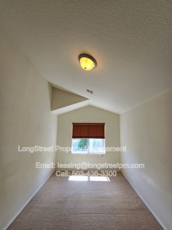 Building Photo - 3008 NW Morning Glory Dr