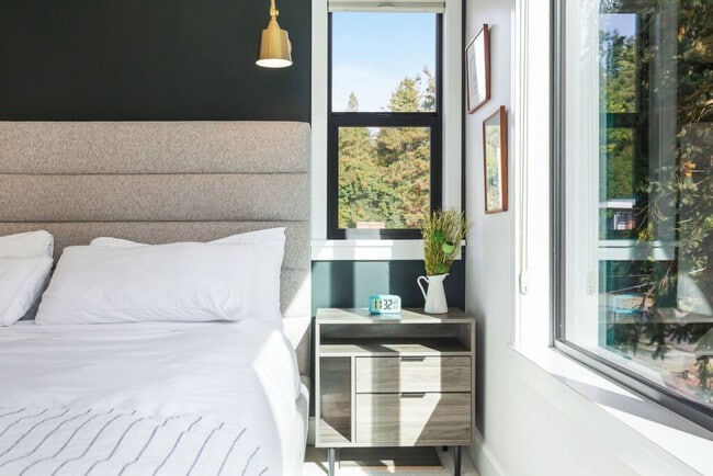 Building Photo - 9047 51st Ave NE