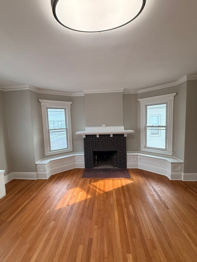 Building Photo - The Grand Maplewood
