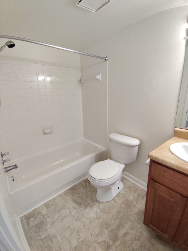 Building Photo - 600 Reusens Rd