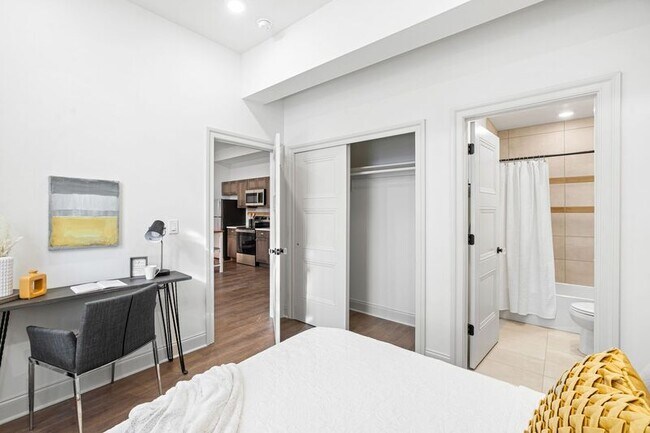 Building Photo - 401 Martin St