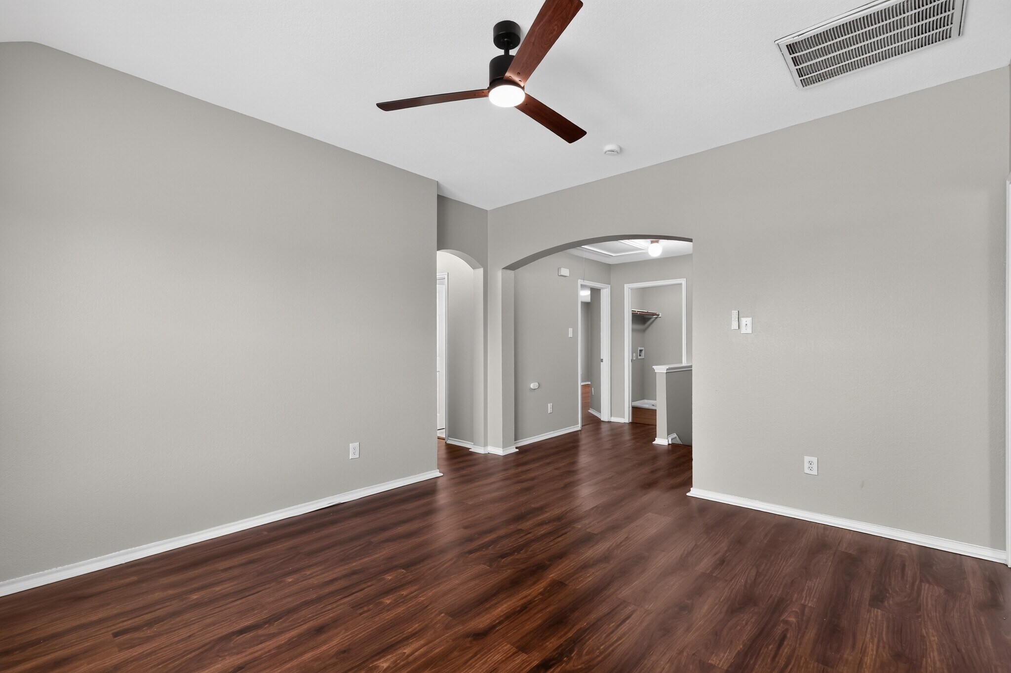 Building Photo - 217 Pinewood Trl