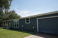 Building Photo - 306 Center Way