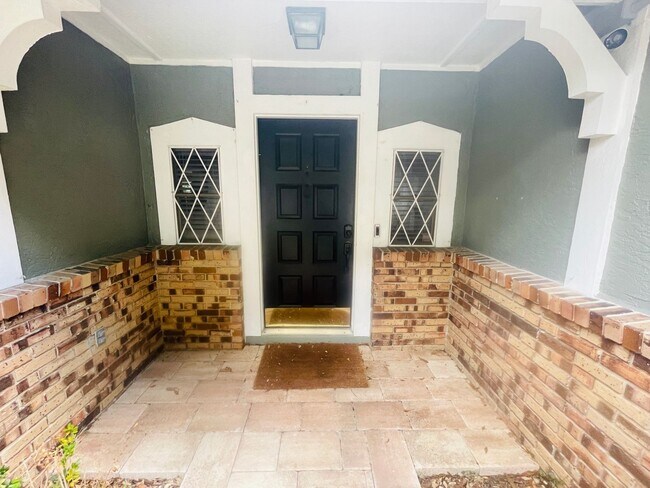 Building Photo - Pool Home BRYN MAWR-5328 Rockbourne Ct Orl...