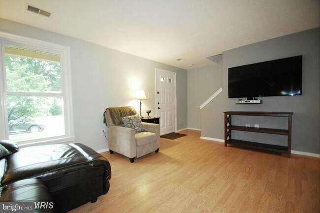 Building Photo - Pasadena Duplex