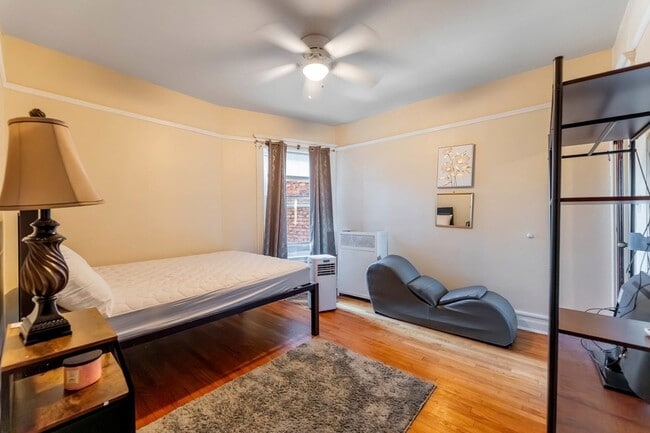 Building Photo - 6112 S St Lawrence Ave