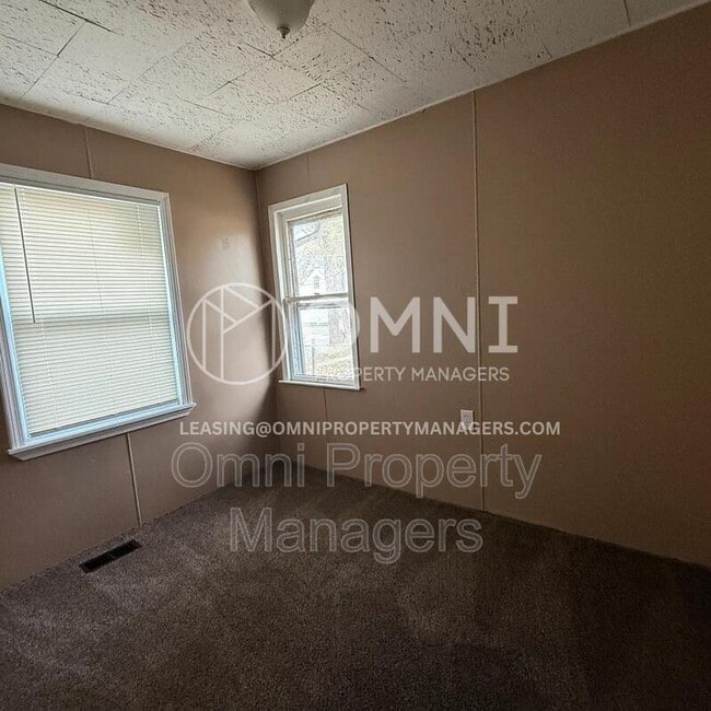Building Photo - 8162 Orchard Ave