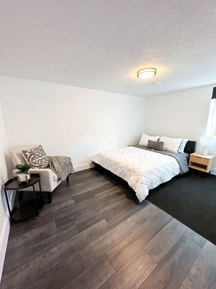 Building Photo - 7000 Park Ave