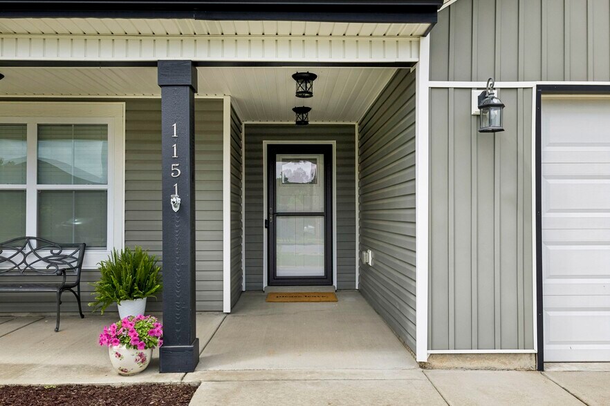 Building Photo - 1151 Eagles Bluff Dr