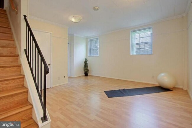 Building Photo - 4217 32nd Rd S